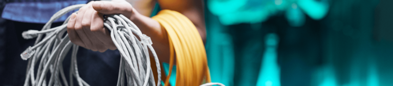 Podstawy budowy sieci okablowania strukturalnego – kategorie, budowa oraz zastosowanie