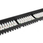Patch panel kategoria 5e 19 cali 1U 24xRJ45 UTP czarny z półką