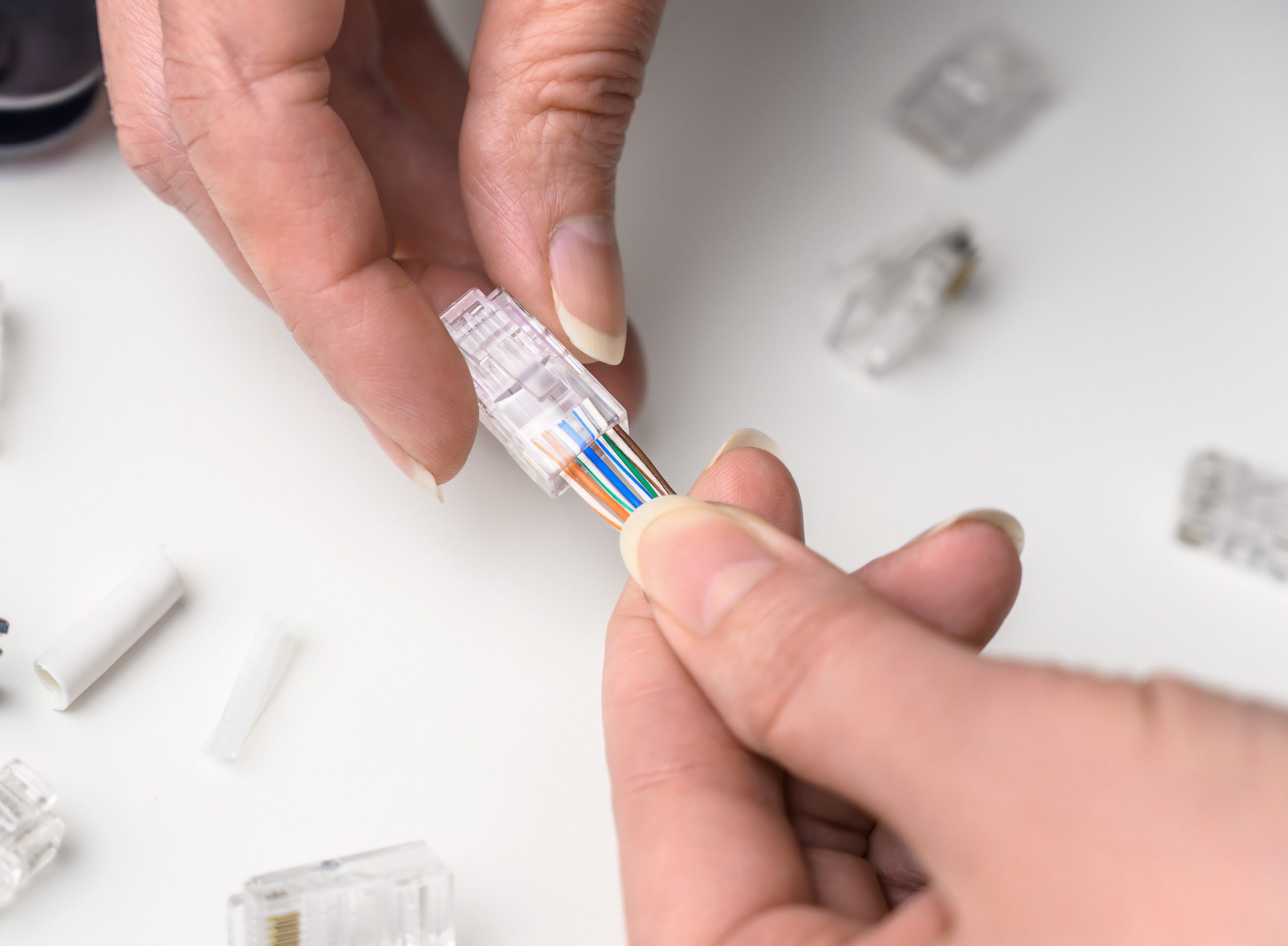 RJ45 pass-through plug cat.5e UTP EZ type